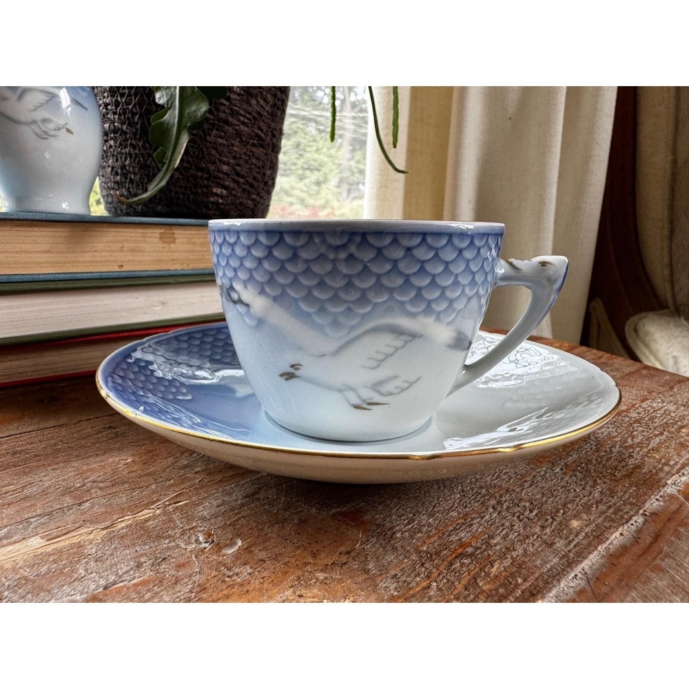 Bing & Grondahl Seagull Tea Cup Saucer Set 475‎ Blue White Gold Trim Denmark B&G
